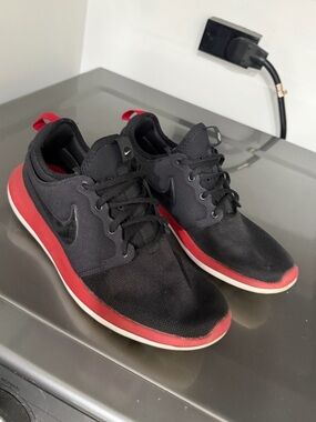 Nike roshe running 10.5